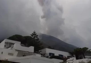 В Италии активизировался вулкан Стромболи