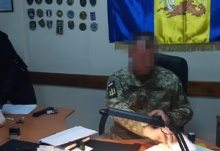 СБУ разоблачила руководителя военкомата в Киевской области, который помогал призывникам «уклоняться от армии»