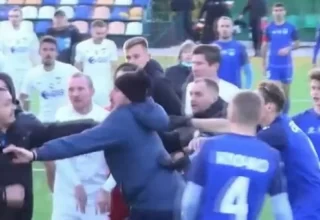 Матч Второй лиги Украины завершился массовой дракой на поле