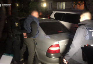 В Киевской области полицейский за деньги отпустил гражданина, который находился в розыске