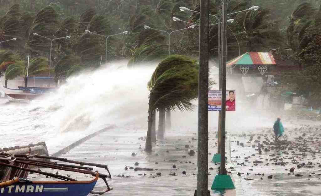 СМИ: из-за шторма на Филиппинах погибли 9 человек