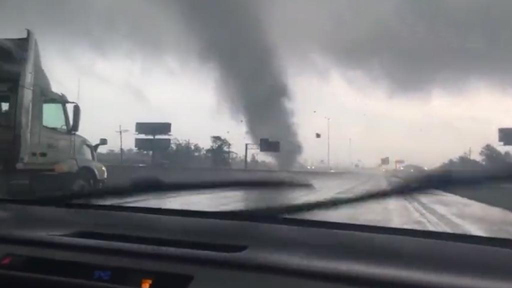 Мощное торнадо обрушилось на восточный Техас