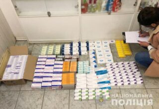 В Донецкой области полиция разоблачила ОПГ, которая сбывала наркосодержащие препараты через сеть аптек