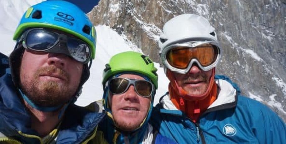 Трое украинских альпинистов покорили гору в Гималаях