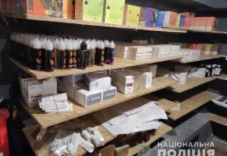 В Киеве стражи порядка изъяли контрафактные электронные сигареты на сумму 700 000 гривен