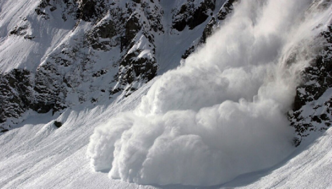 В Австрии лавина настигла группу лыжников, есть жертвы