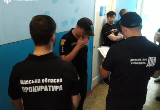 В Одесской области будут судить двух полицейских, которые за взятку обещали гражданину не налагать арест на его квартиру