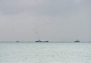 В Чёрном море на борту танкера с 700 тоннами мазута произошёл пожар
