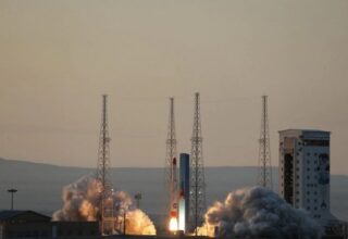 Иран заявил о запуске в космос сразу трёх аппаратов с исследовательским оборудованием