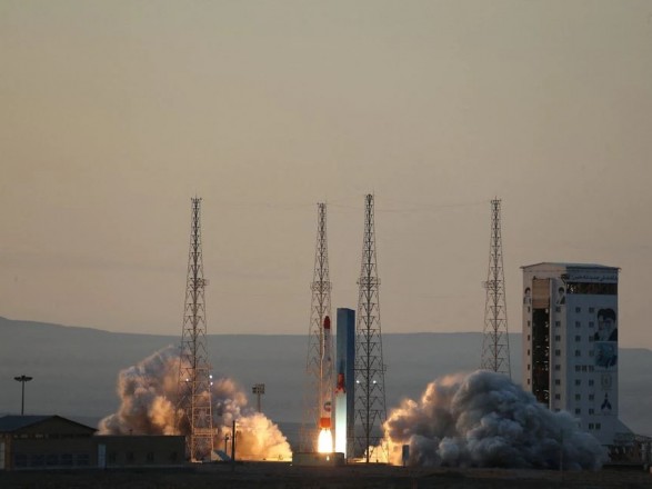 Иран заявил о запуске в космос сразу трёх аппаратов с исследовательским оборудованием