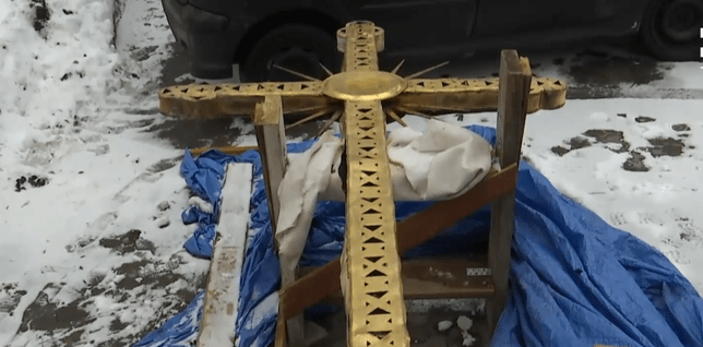 В Киеве сдуло ветром крест с одного из куполов Софийского собора