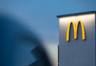 McDonald’s временно закрывает все свои рестораны на территории Российской Федерации