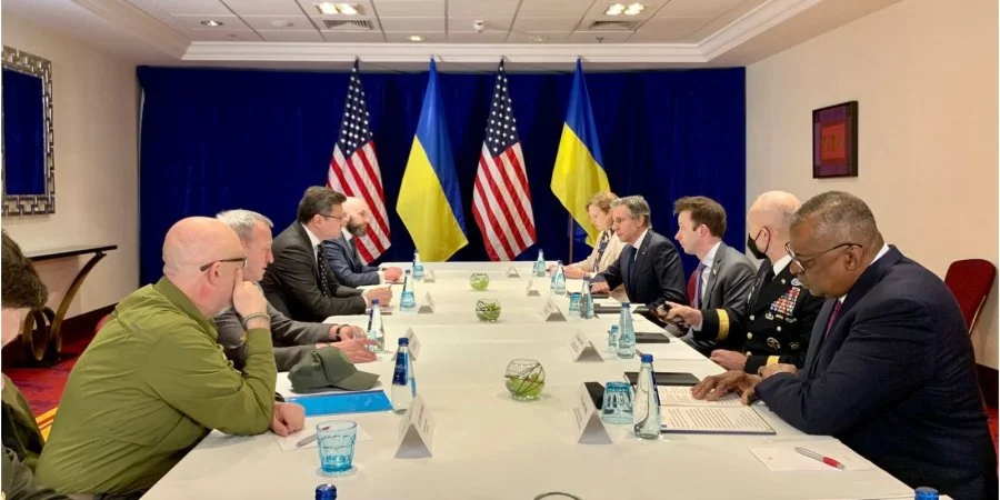 Кулеба и Резников встретились с госсекретарем США и главой Пентагона в Варшаве