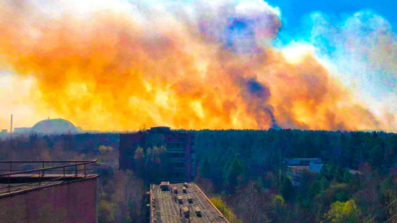 В Чернобыльской зоне горят более 10 тысяч гектаров леса