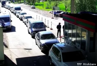 С Приднестровья после взрывов жители массово едут на подконтрольную Молдове территорию