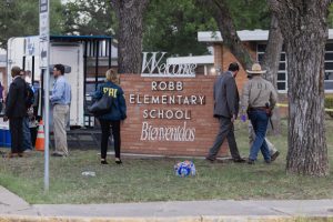 Массовая стрельба в школе в Техасе: количество жертв достигло отметки в 22 человека