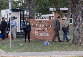 Массовая стрельба в школе в Техасе: количество жертв достигло отметки в 22 человека