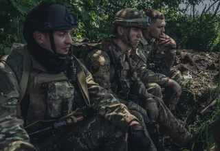 В Украине 35% мужчин, годных к военной службе, готовы к отправке,- опрос