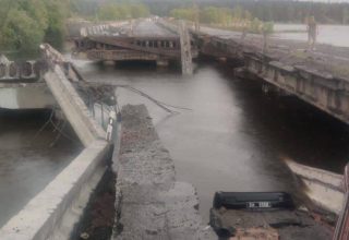 В Киевской области взорвался мост через реку Ирпень: один человек погиб, ещё два — ранены