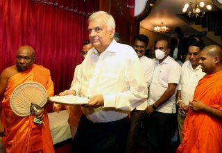 В Шри-Ланке назначили на пост президента шестикратного премьер-министра