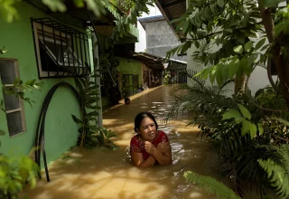Супертайфун Noru обрушился на Филиппины и Вьетнам