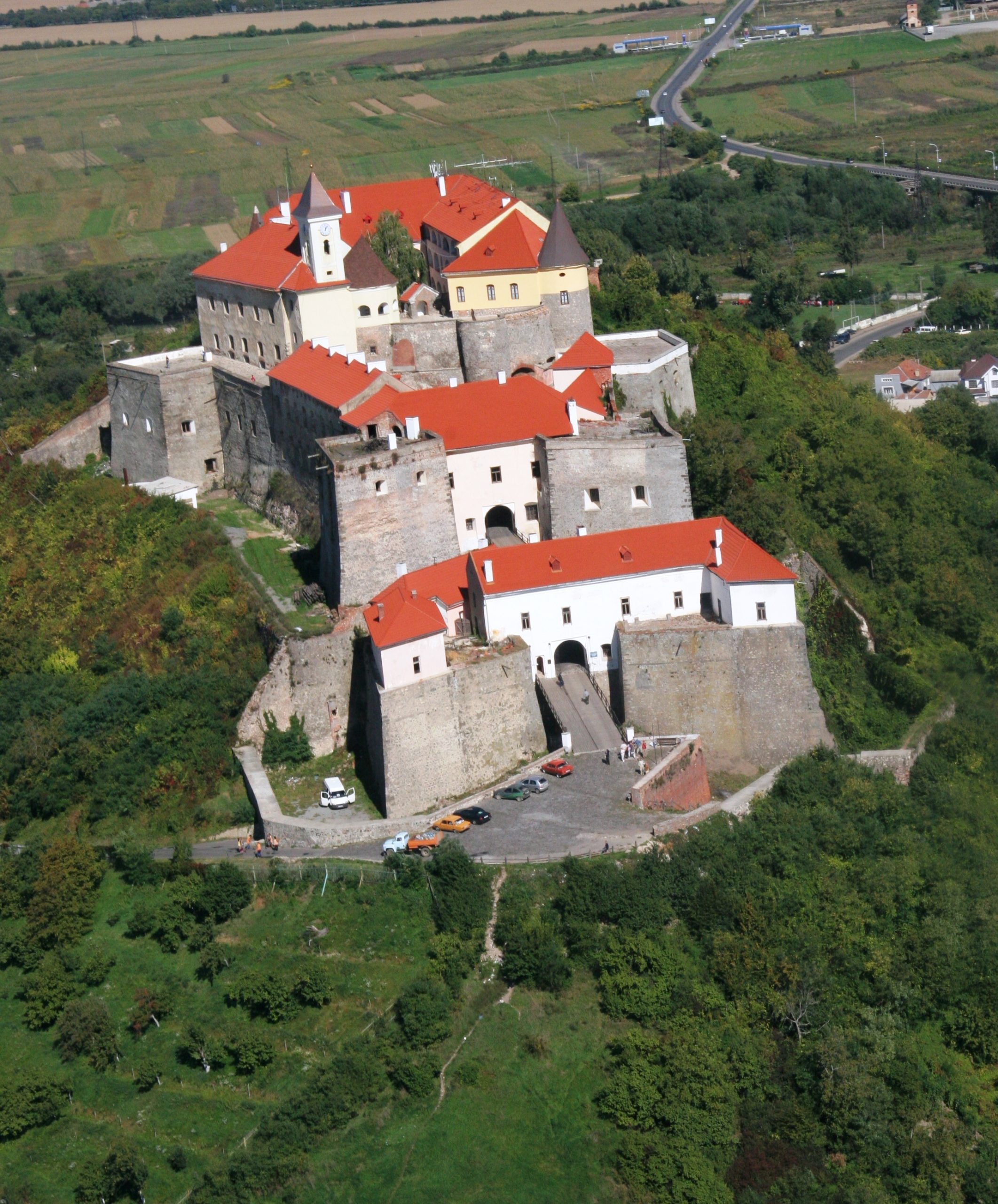 В замке «Паланок» демонтируют венгерского турула и установят тризуб