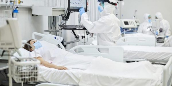 Дослідження: Повторне зараження коронавірусом загрожує серйознішими проблемами зі здоров’ям