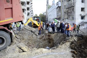 Черговий ракетний удар по Харкову: низка будівель зазнала ушкоджень