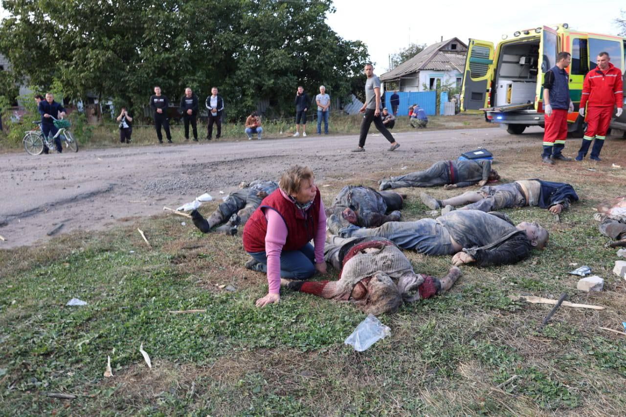 Удар по селу на Харківщині: завершено пошук фрагментів тіл загиблих