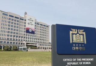 На резиденцію президента Південної Кореї впала куля зі сміттям із КНДР