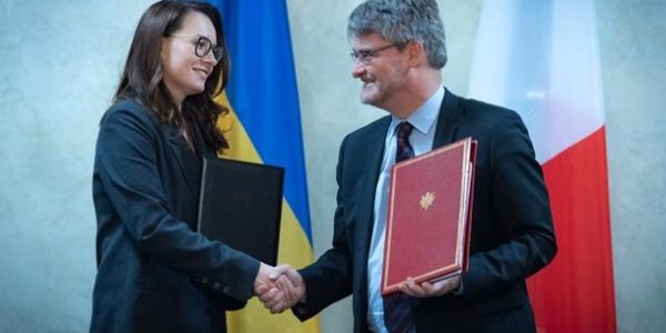 Україна та Франція підписали угоду про надання гранту на суму 200 млн євро