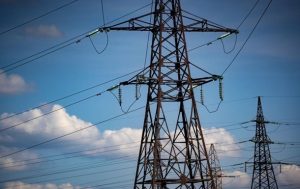 В Україні знову запровадили масові відключення світла через атаку РФ на енергетику: що відомо