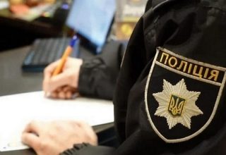 В парке Киева нашли повешенного мужчину.