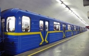 У Києві на станції метро Дорогожичі виявили тіло чоловіка