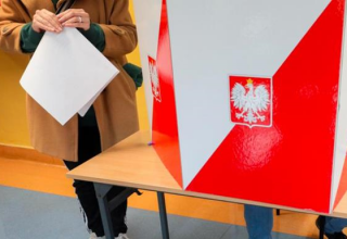 В Польщі Верховний суд дозволив перерахувати голосів на виборах на 13 ділянках