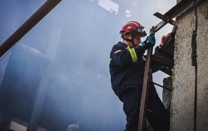 В Харькове потушили пожар на заводе после обстрела 7 июня