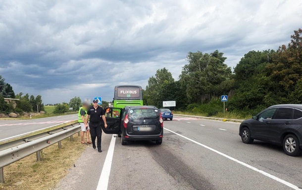 У ДТП під Рівним отримали травми троє дітей
