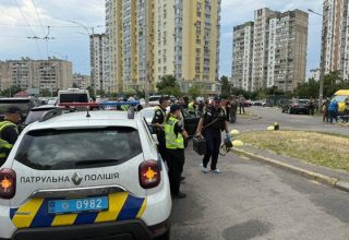 У Києві сталося вбивство чоловіка, виявленого мертвим в автомобілі