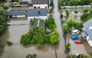 З підтоплених будинків поблизу Львова евакуювали вісім людей