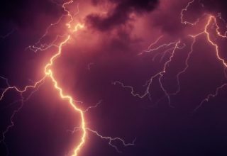 За последние два дня в Индии зафиксирована гибель более 30 человек в результате ударов молний