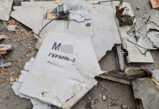 У Києві зафіксовано падіння уламків безпілотника на висотний житловий будинок