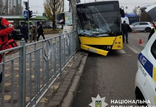 В Киеве в аварии пострадали пятеро человек