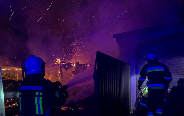 Россияне нанесли удар по промзоне в Сумах: жителей просят закрыть окна