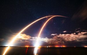 SpaceX вывела в космос две ракеты со спутниками Starlink