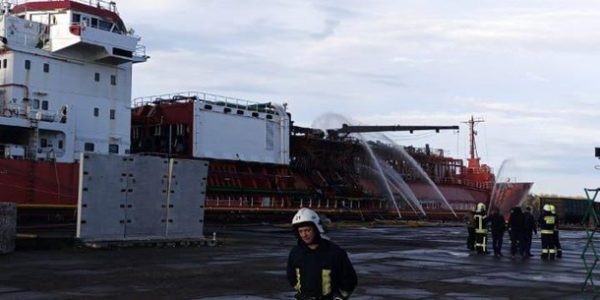 В Измаиле ликвидировали возгорание на борту газового танкера