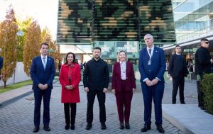 Зеленский в Испании провел совещание с изготовителями оружия