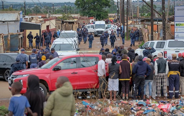 На території ПАР сталася велика стрілянина в барі: дев’ять жертв