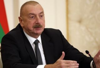 Алієв не захотів їхати до Путіна на саміт СНД