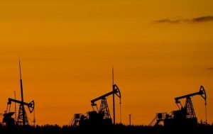 Ирак остановил добычу нефти на месторождениях иностранных компаний — СМИ