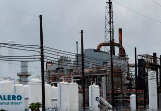 Сильний вибух  стався на НПЗ у США